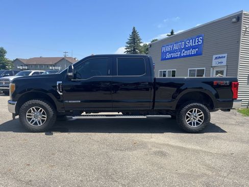 Used 2017 Ford F250 Lariat w/ Lariat Value Package AWD/4WD image 1