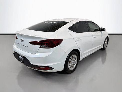 Used 2019 Hyundai Elantra SE w/ Cargo Package FWD image 9