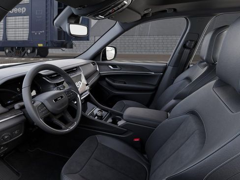 New 2026 Jeep Grand Cherokee Altitude RWD image 22