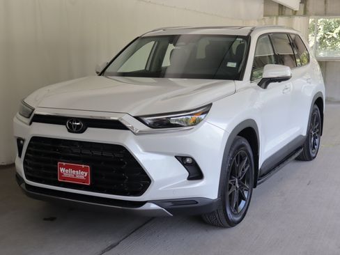 Used 2026 Toyota Grand Highlander AWD Hybrid image 27