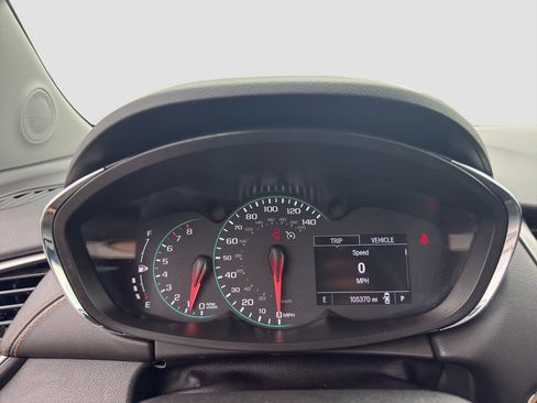 Used 2019 Chevrolet Trax LT w/ LT Convenience Package FWD image 11