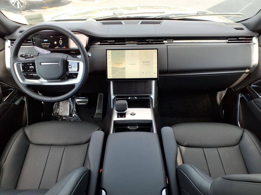 New 2026 Land Rover Range Rover Long Wheelbase SE AWD/4WD image 9