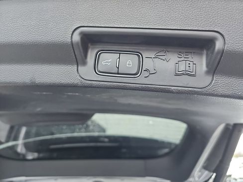 Used 2020 Ford Explorer Limited image 16