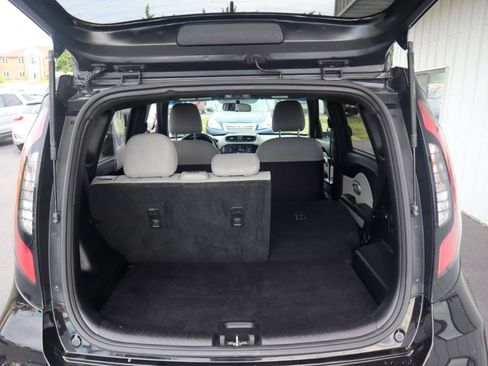Used 2018 Kia Soul FWD image 37