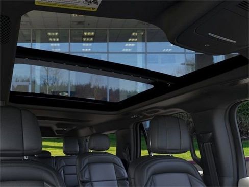 New 2025 Lincoln Navigator L Reserve w/ Jet Appearance Package image 22