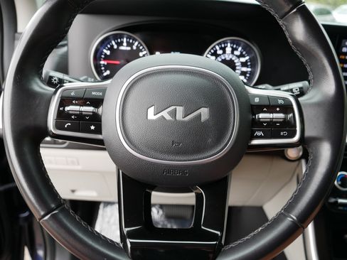 Certified 2024 Kia Carnival LX image 25