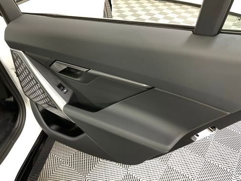 Used 2024 BMW i5 eDrive40i w/ M Sport Package RWD image 41