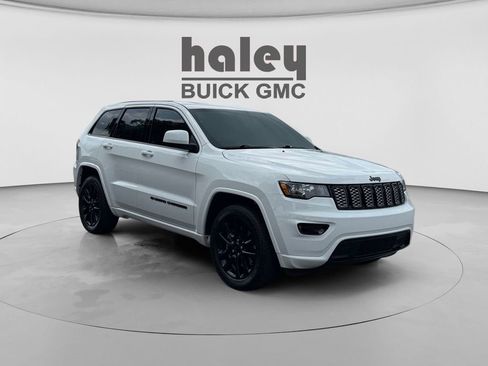 Used 2022 Jeep Grand Cherokee Laredo X RWD image 7