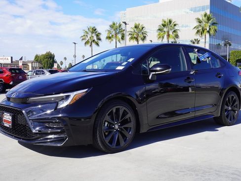 Used 2023 Toyota Corolla SE image 4