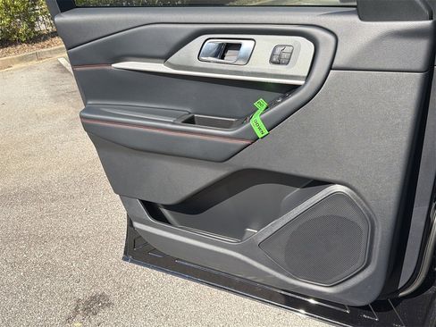 New 2026 Ford Explorer ST-Line w/ ST-Line Street Pack image 17