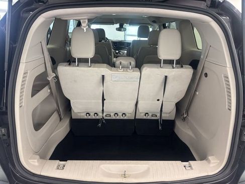Used 2017 Chrysler Pacifica LX image 11