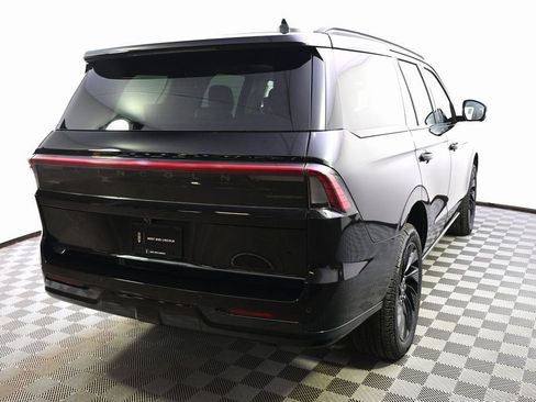 New 2026 Lincoln Navigator Reserve w/ Jet Appearance Package image 6