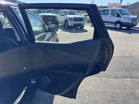 Used 2020 Nissan Rogue Sport S w/ Appearance Package AWD/4WD image 21