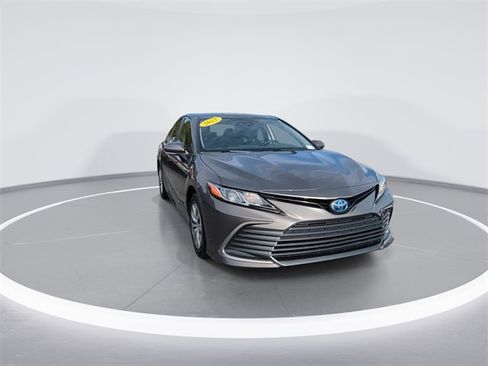 Used 2023 Toyota Camry LE image 2