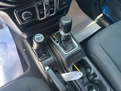 Used 2022 Jeep Gladiator Sport AWD/4WD image 22