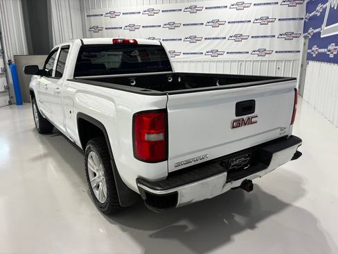Used 2017 GMC Sierra 1500 SLE w/ SLE Value Package AWD/4WD image 4