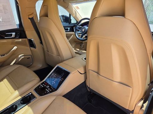 Used 2020 Porsche Panamera RWD image 12