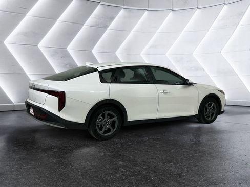 Used 2025 Kia K4 FWD image 4