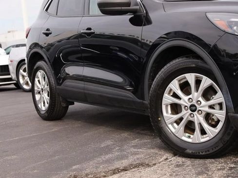Certified 2024 Ford Escape Active w/ Cold Weather Package FWD image 3