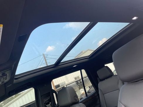 Used 2023 Chevrolet Tahoe Z71 w/ Off-Road Capability Package image 21