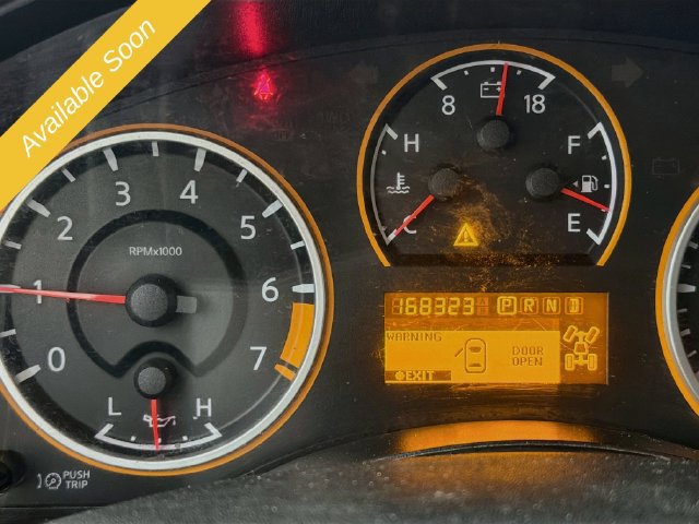 Used 2014 Nissan Titan SV AWD/4WD image 13