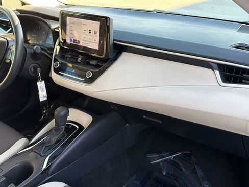 Used 2024 Toyota Corolla LE image 40