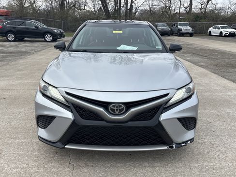 Used 2019 Toyota Camry XSE image 2