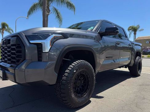 Used 2025 Toyota Tundra Limited w/ TRD Off-Road Package AWD/4WD image 13