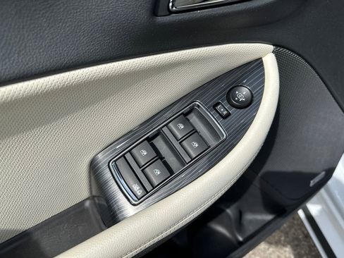 Used 2017 Chevrolet Impala Premier w/ Enhanced Convenience Package FWD image 16