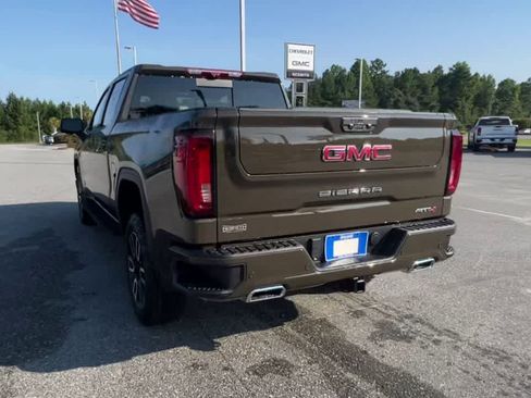 Used 2023 GMC Sierra 1500 AT4 w/ AT4 Premium Package AWD/4WD image 7