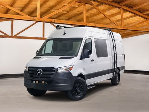 Used 2024 Mercedes-Benz Sprinter 2500 image 1