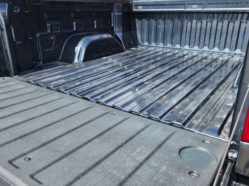 Used 2022 Chevrolet Silverado 1500 LT AWD/4WD image 14