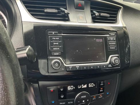 Used 2018 Nissan Sentra SV FWD image 14