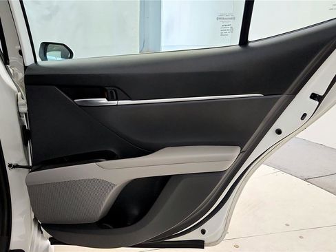 Used 2022 Toyota Camry LE w/ Carpet Mat Package (TMS) image 19