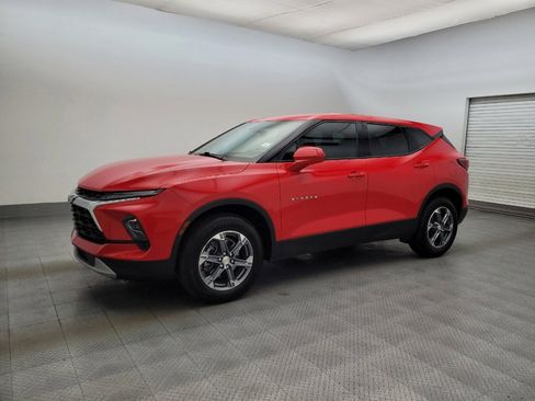 Used 2024 Chevrolet Blazer LT FWD image 2