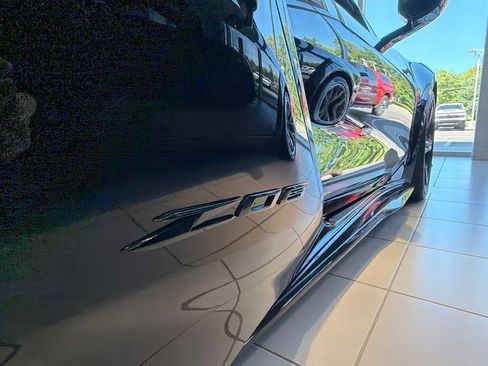 Used 2024 Chevrolet Corvette Z06 RWD image 7