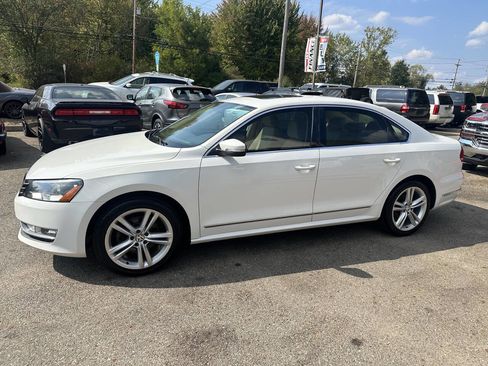 Used 2014 Volkswagen Passat TDI SE image 3