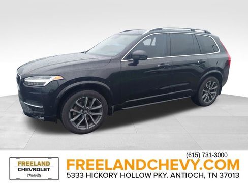 Used 2017 Volvo XC90 T6 Momentum w/ Vision Package AWD/4WD image 3