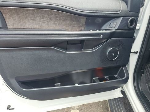 Used 2021 Ford Expedition Max Limited image 17