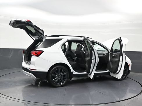 Used 2024 Chevrolet Equinox RS FWD image 34