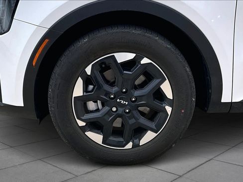 Used 2025 Kia Sorento S w/ Panoramic Sunroof Package image 9