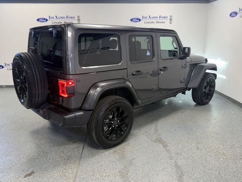 Used 2025 Jeep Wrangler Unlimited Sahara w/ Safety Group AWD/4WD image 34