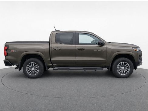 Used 2023 Chevrolet Colorado LT w/ LT Convenience Package II AWD/4WD image 8