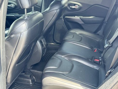 Used 2019 Jeep Cherokee Limited AWD/4WD image 21