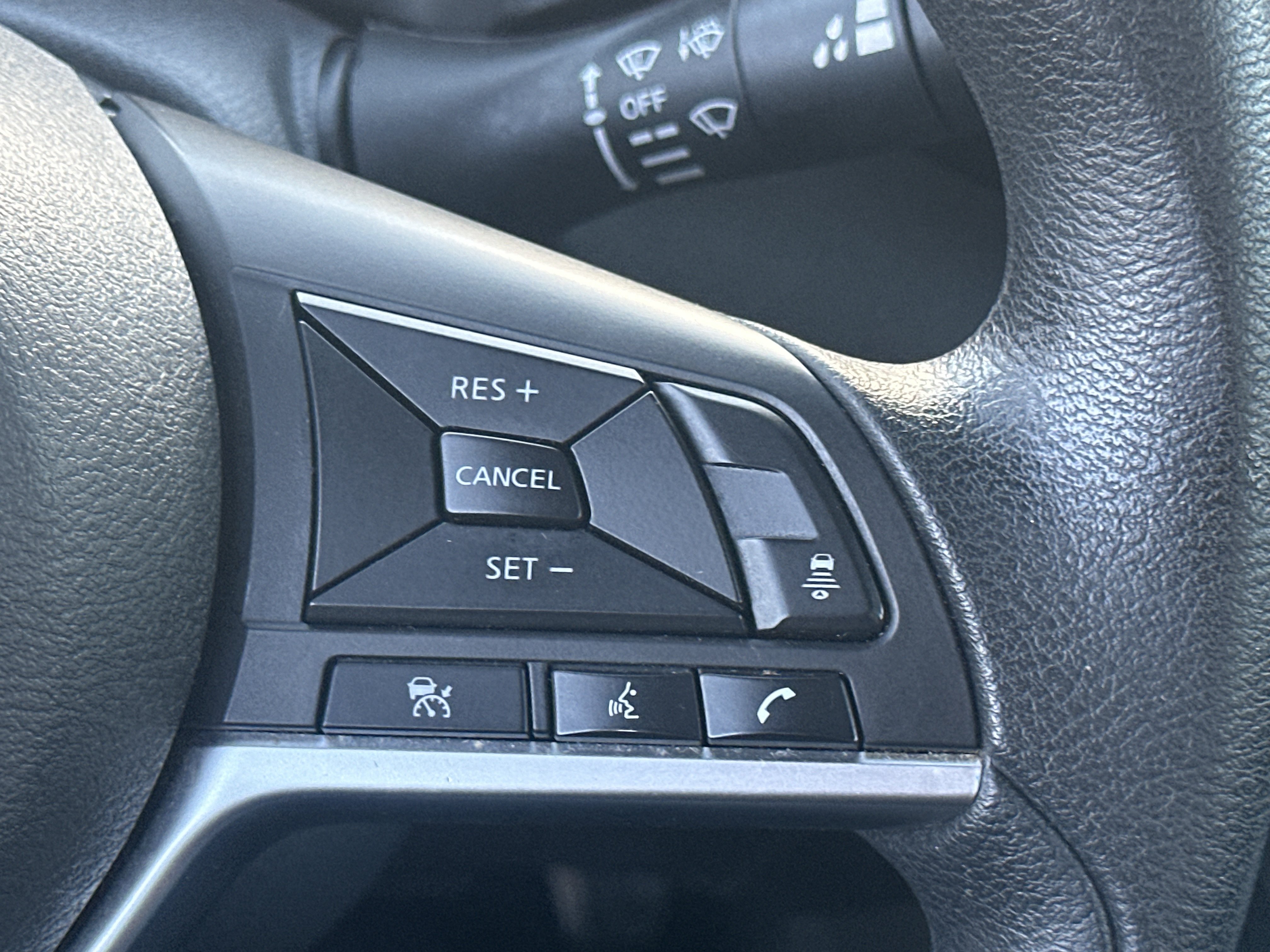Used 2024 Nissan Sentra SV FWD image 25