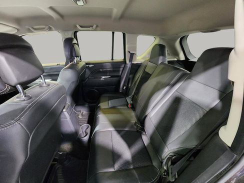 Used 2016 Jeep Compass Latitude image 26