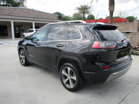 Used 2019 Jeep Cherokee Limited image 19