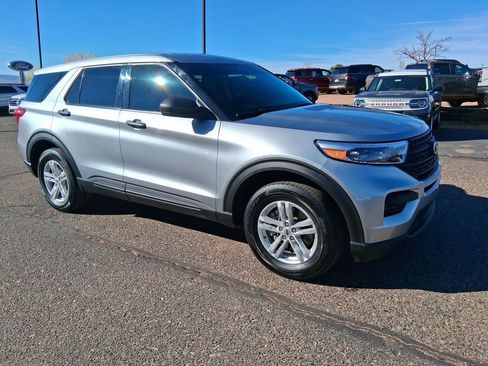 Used 2024 Ford Explorer 4WD image 7