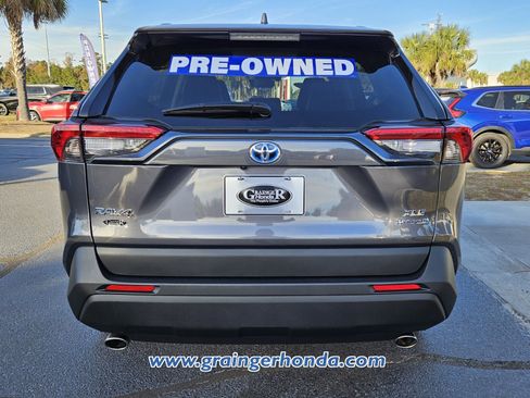 Used 2024 Toyota RAV4 XLE Premium image 4