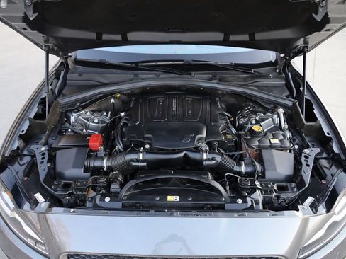 Used 2018 Jaguar F-PACE R-Sport AWD/4WD image 33